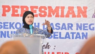 Bupati Nunukan Hj. Asmin Laura Hafid saat meresmikan gedung sekolah baru